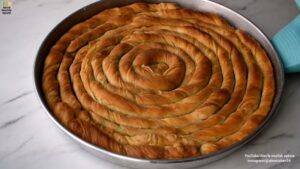 El Açması Çıtır Çıtır En Kolay Börek Tarifi