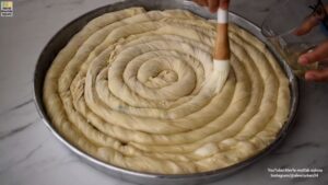 El Açması Çıtır Çıtır En Kolay Börek Tarifi