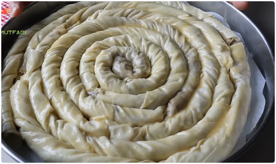 Hazır Yufkadan Çıtır Çıtır Patatesli Börek Tarifi