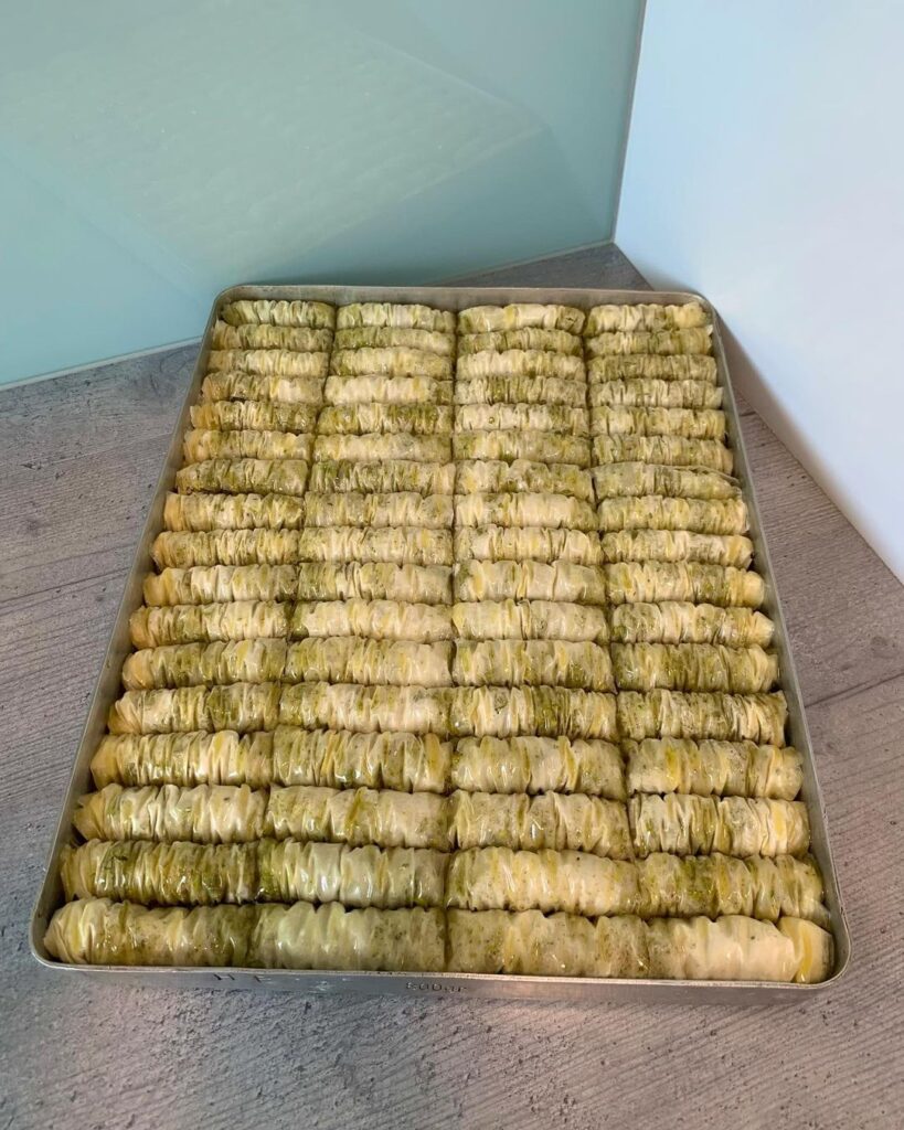 Hazır Baklava Yufkasıyla Burma Baklava